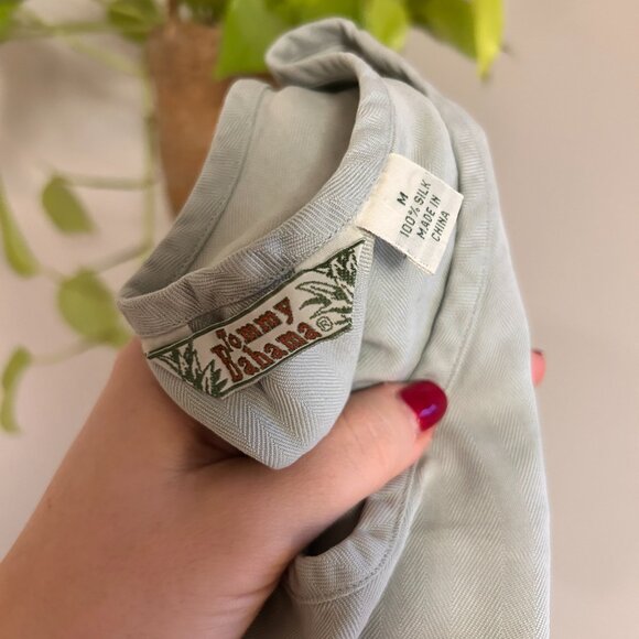 Tommy Bahama, 100% Silk Top, 90s style, Large - Picture 2 of 2